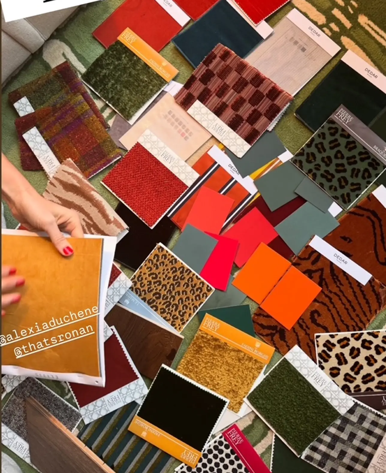 Material and fabric selection board for Le Chêne